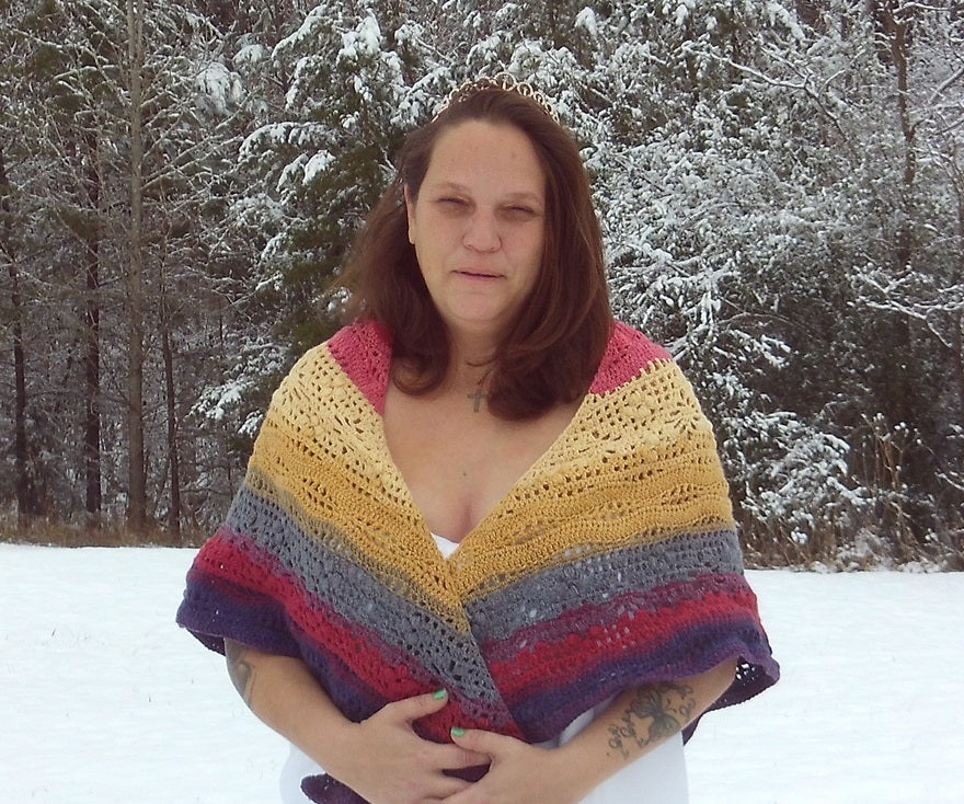 The Daisy Chains Shawl: Winter Warmth, Spring Spirit