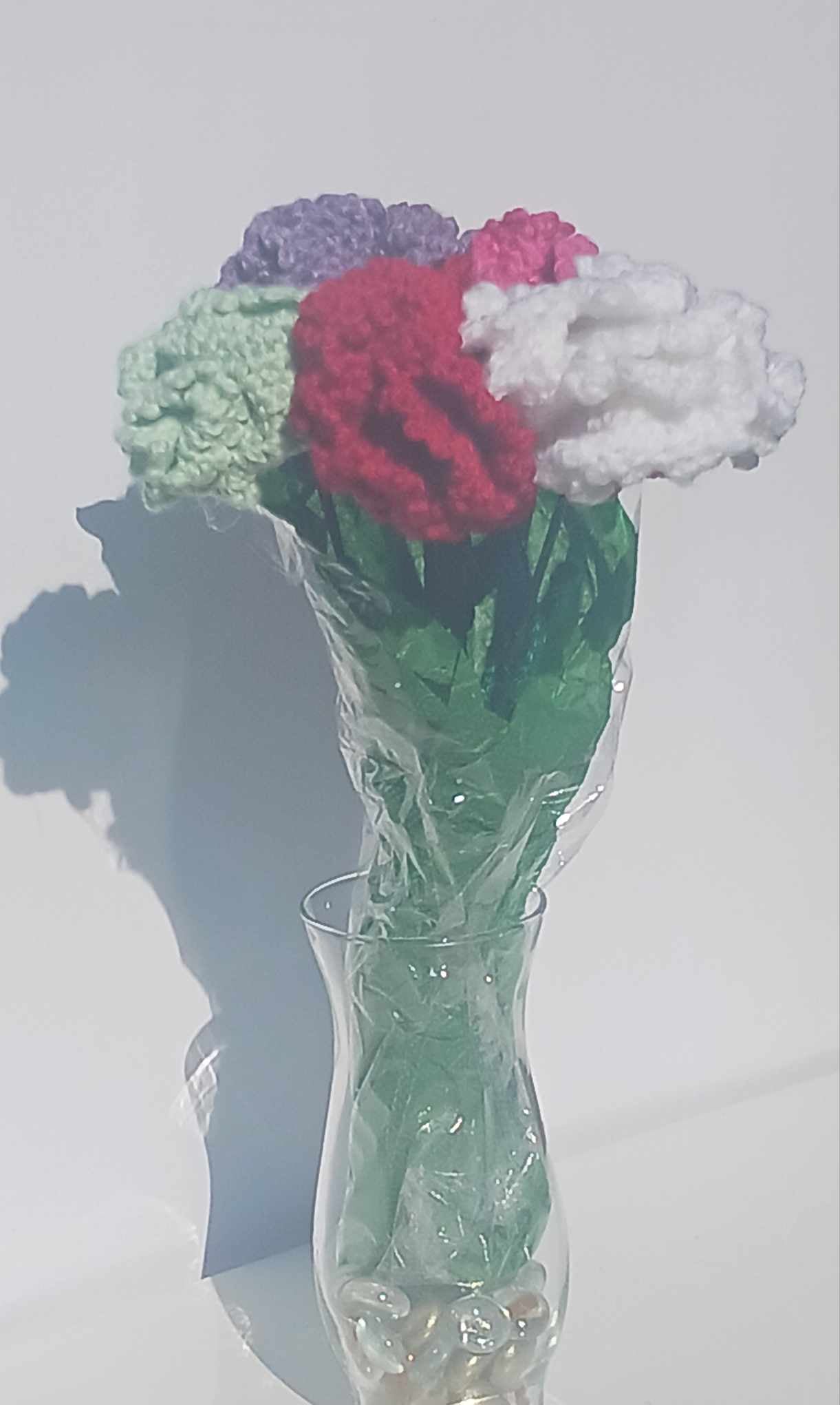 Bouquet of 5 Carnations With Vase