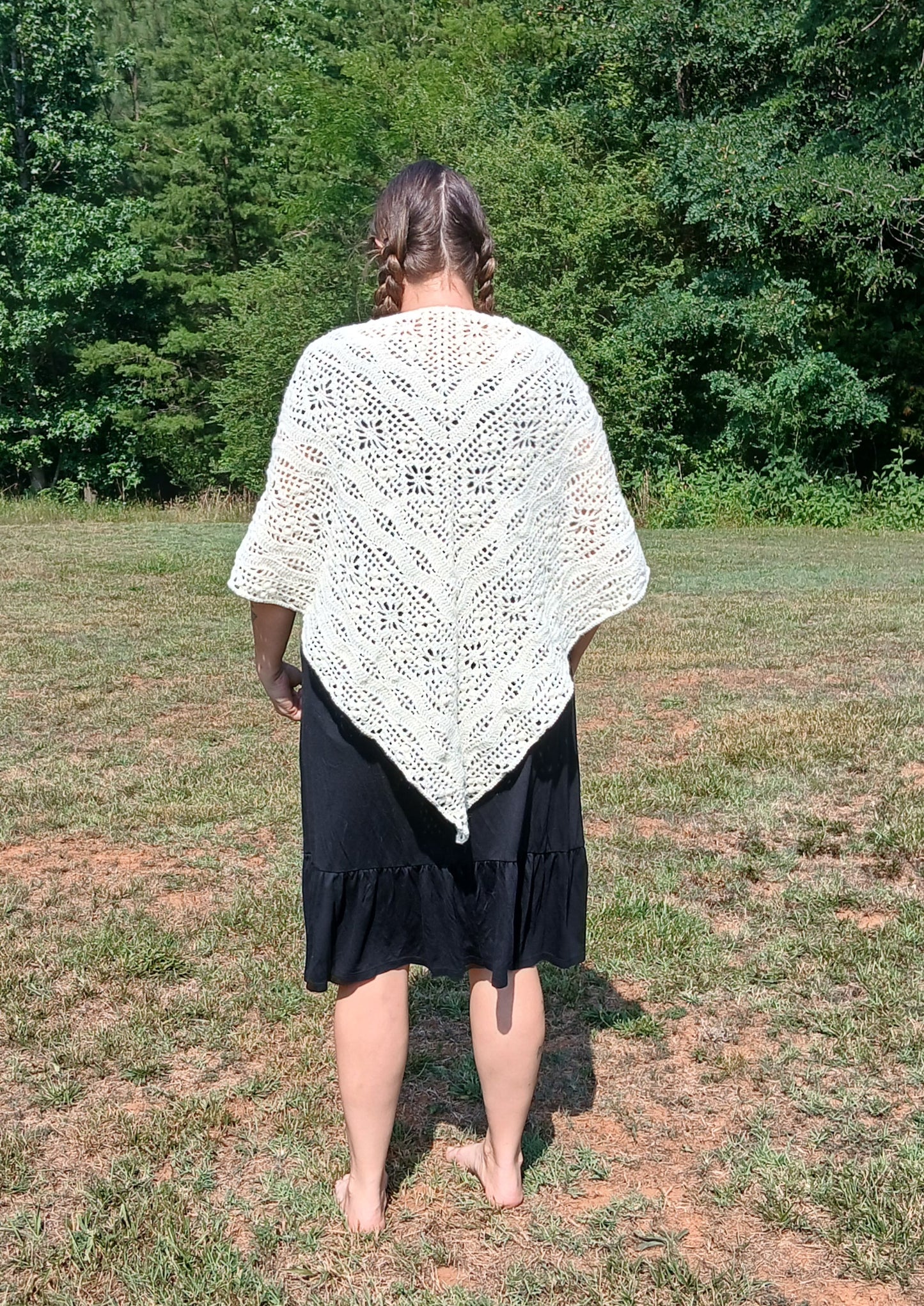 The "Daisy Chains" Bridal Shawl – Simply Elegant Collection