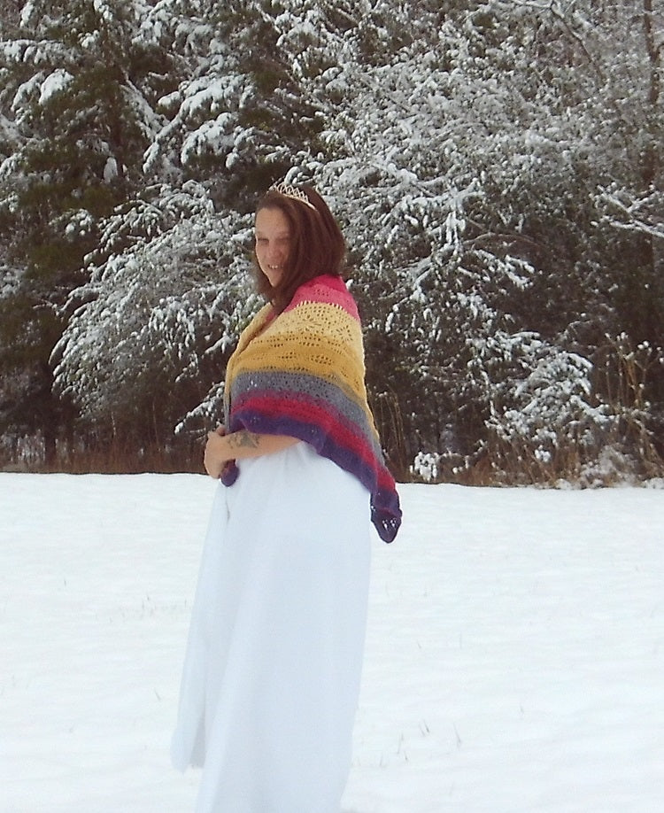 The Daisy Chains Shawl: Winter Warmth, Spring Spirit