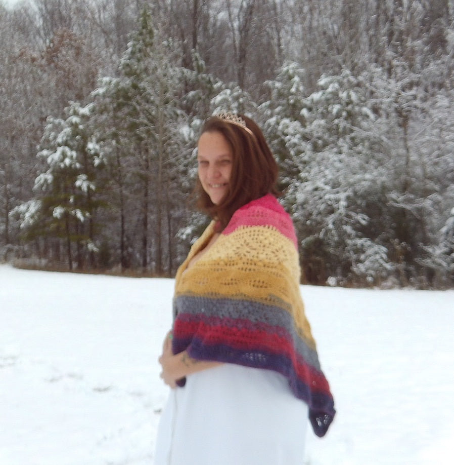 The Daisy Chains Shawl: Winter Warmth, Spring Spirit