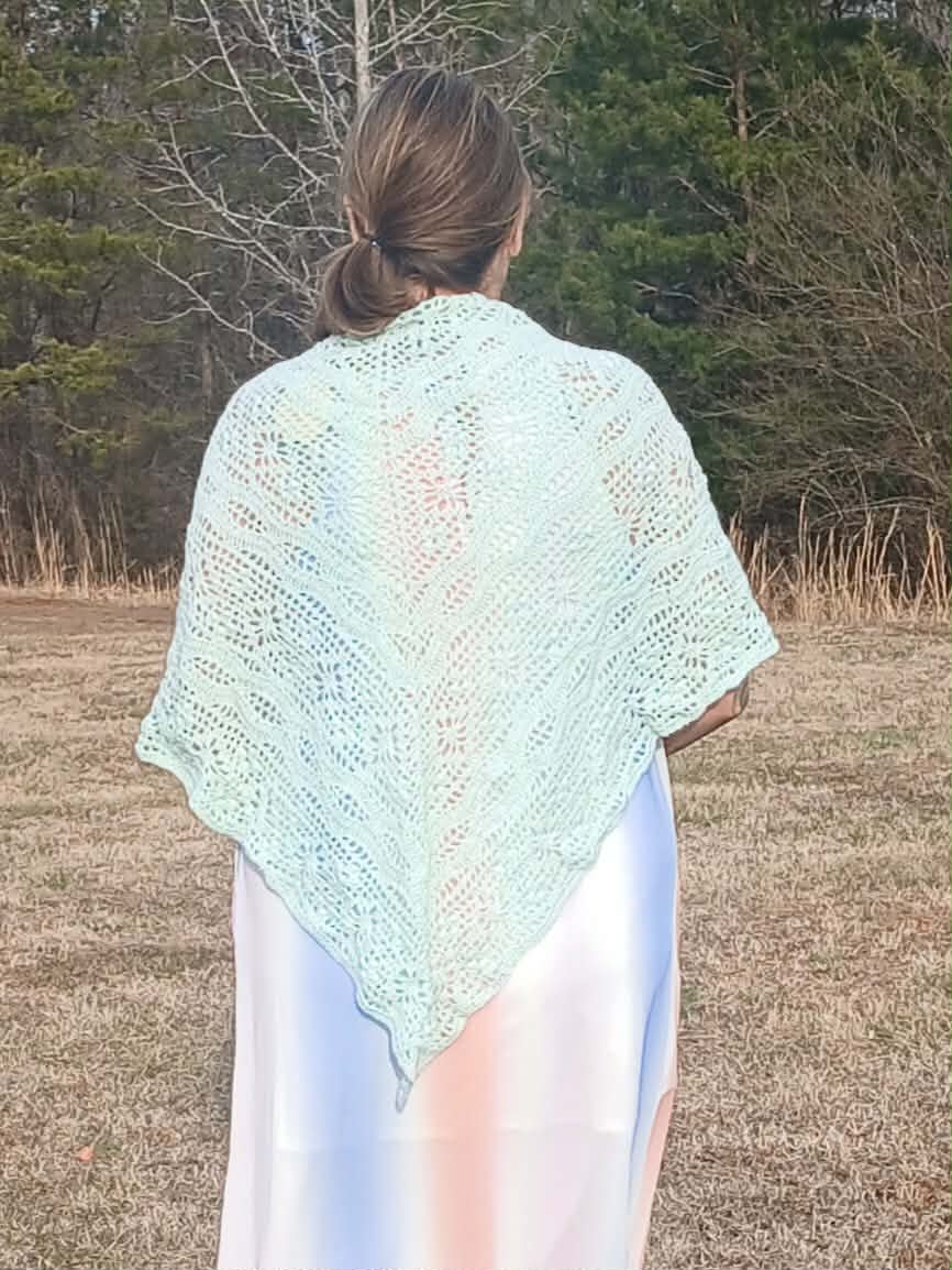 "Daisy Chain" Crochet Shawl – Refreshing Mint Green